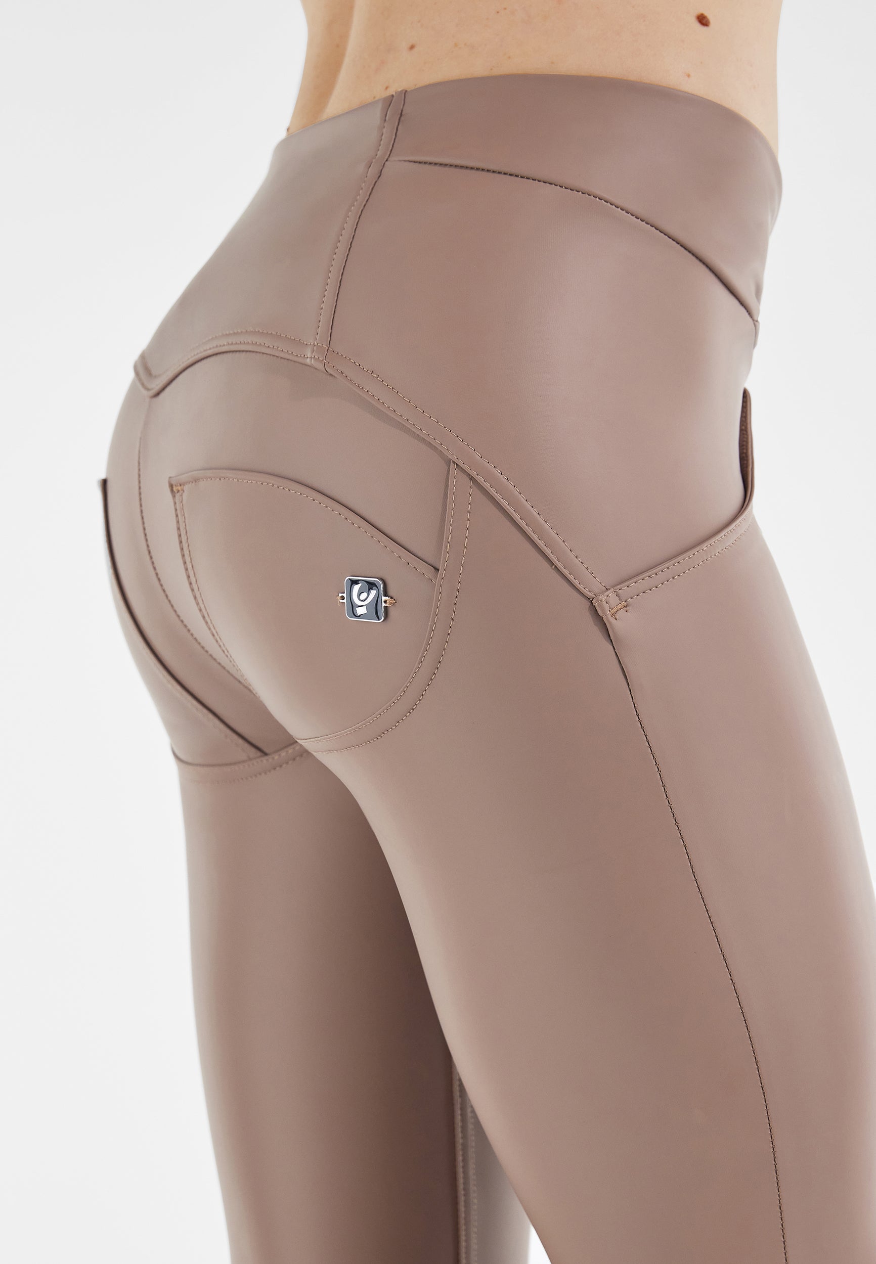 freddy-pantalon-push-up-wr-up-simili-cuir-taille-haute-crois-e image 8