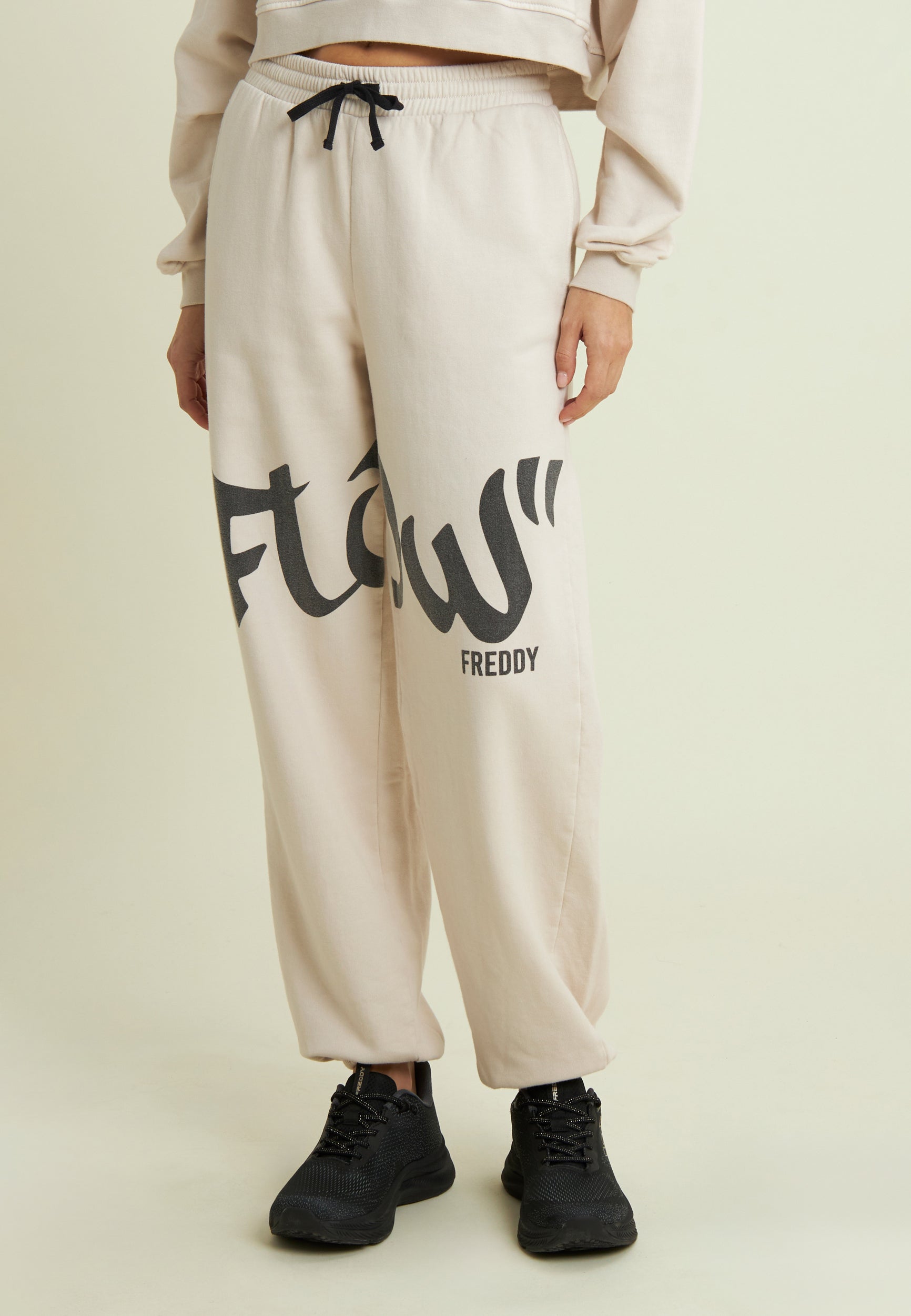 freddy-pantalon-jogger-flow-relaxed-fond-resserr-imprim image 1