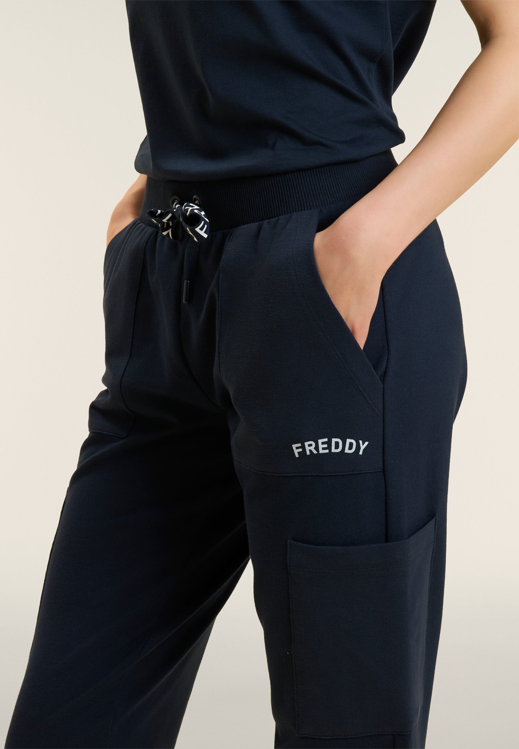 freddy-pantalon-regular-french-terry-poches-logo image 4