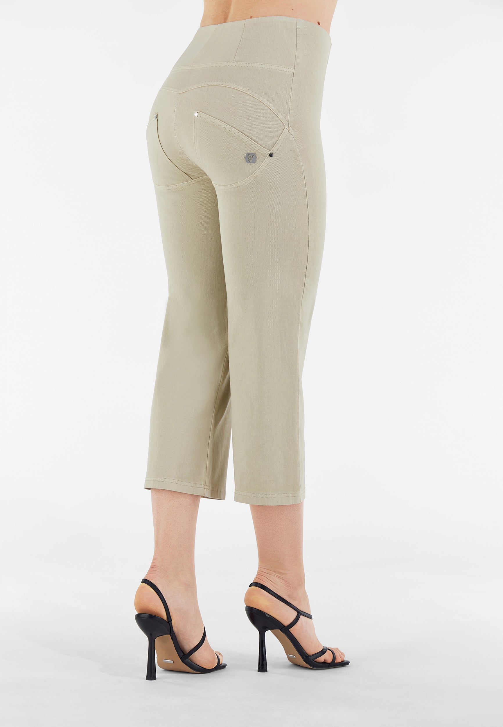 freddy-wr-up-pantalon-capri-push-up-taille-haute-navetta image 6
