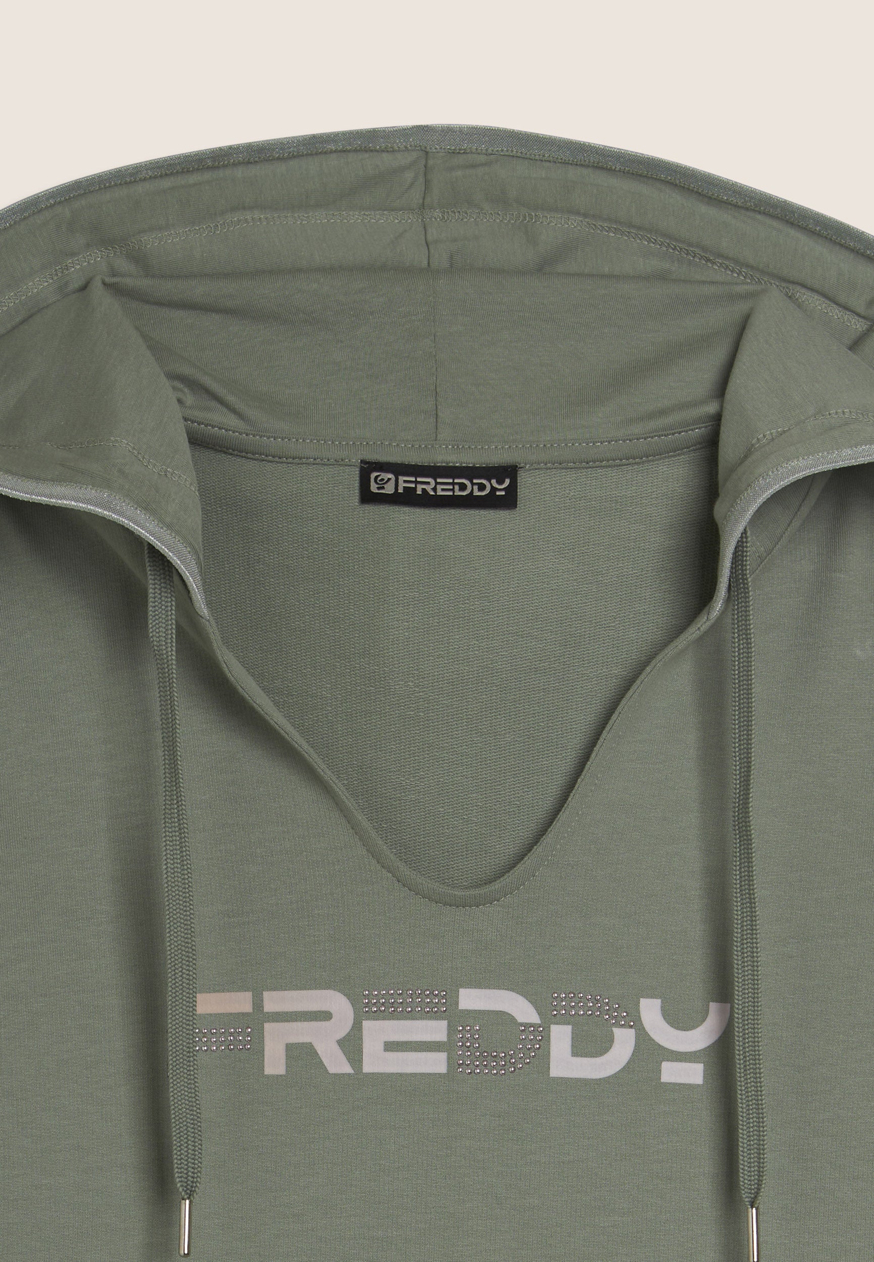 freddy-sweat-capuche-col-v-logo-freddy-holographique image 8