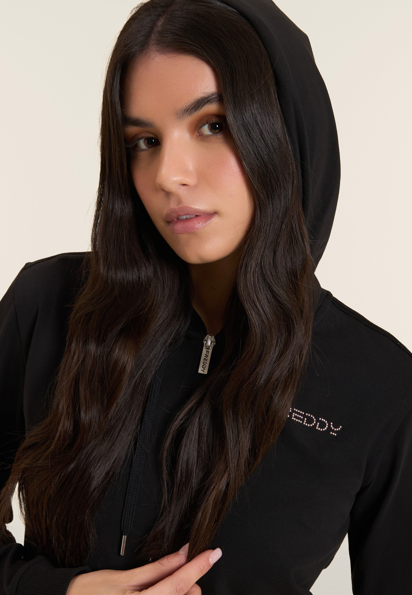 freddy-sweat-capuche-zipp-logo-perles-roses image 4