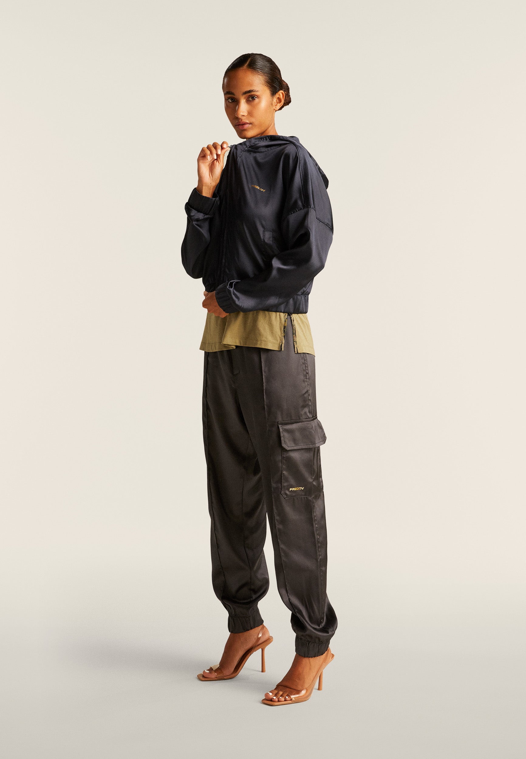 freddy-sweat-court-zipp-capuche-effet-soie-femme image 8