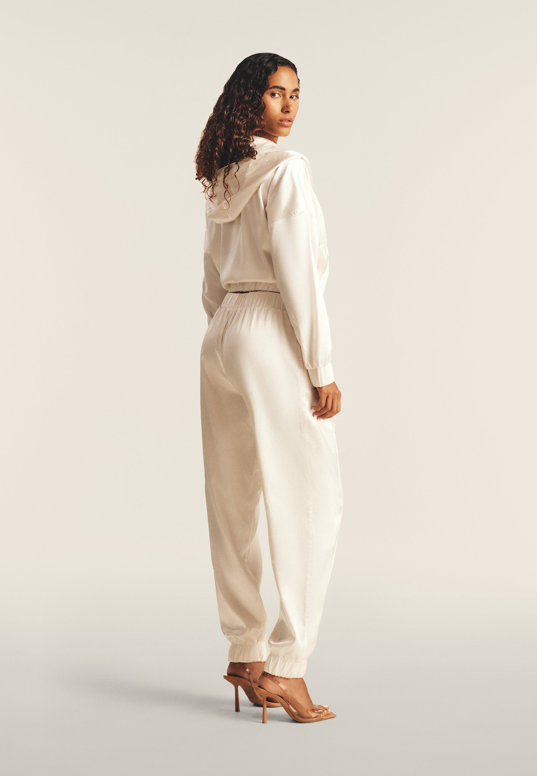 freddy-sweat-court-zipp-capuche-effet-soie-femme image 3