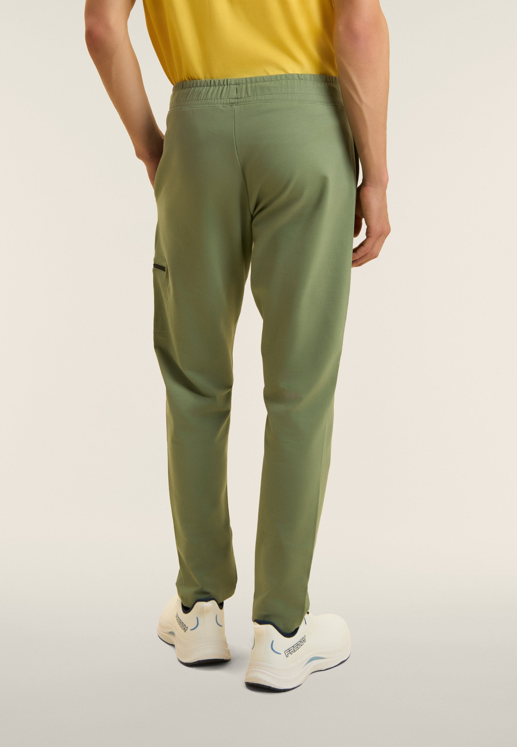 freddy-pantalon-sport-homme-jambe-droite-poche-zipp-e-logo image 3