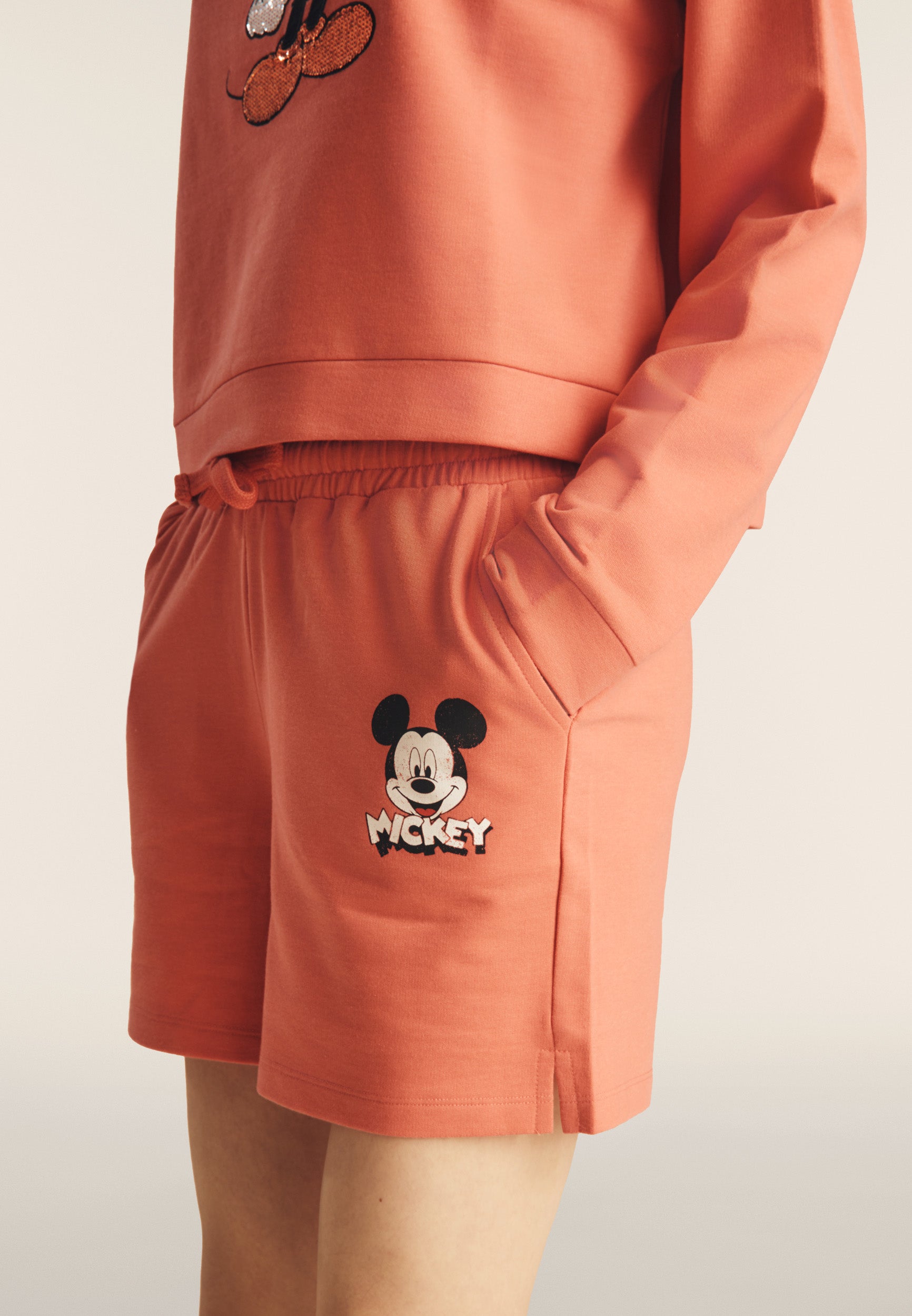 freddy-short-regular-fit-french-terry-imprim-mickey-mouse image 3