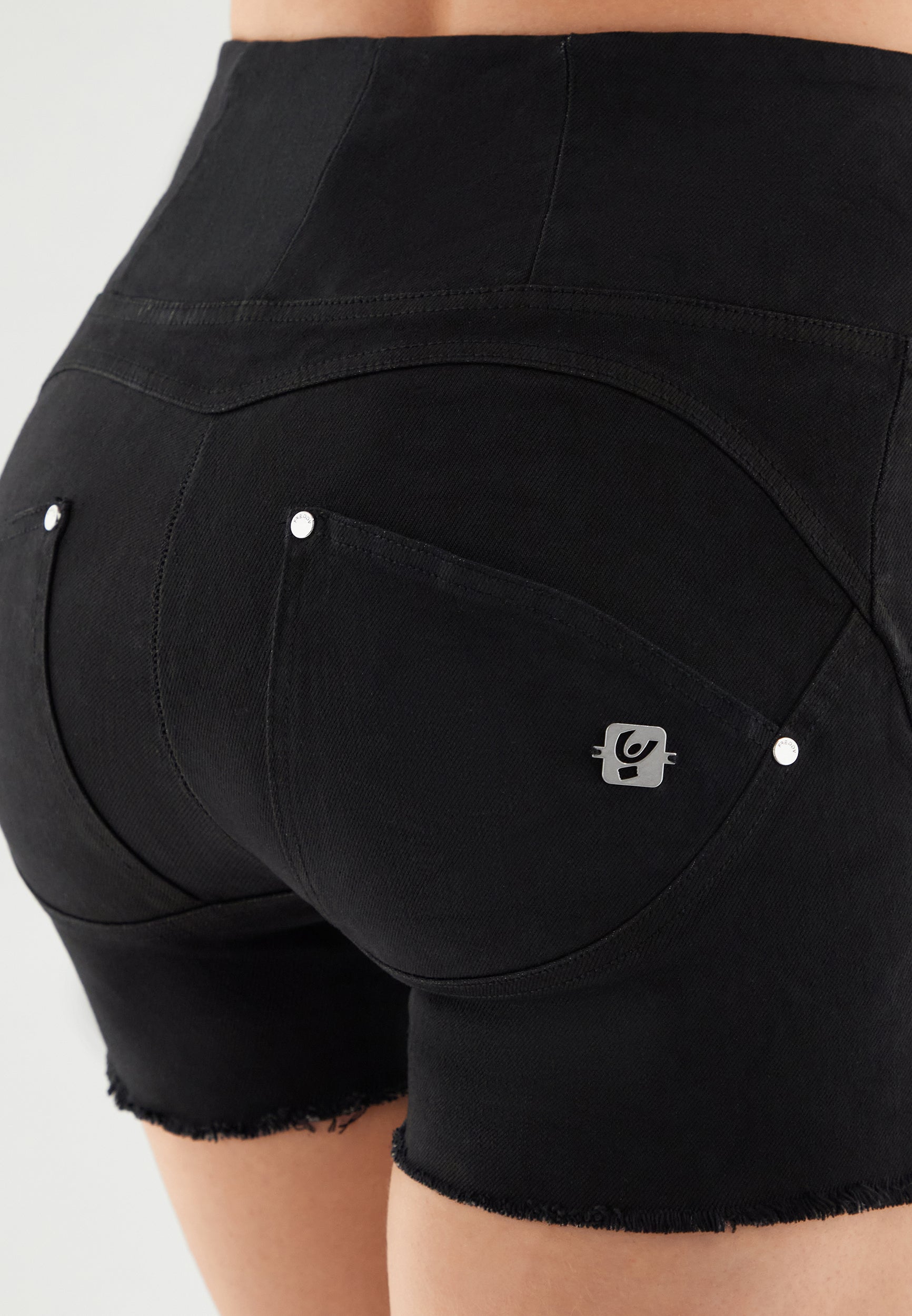 freddy-shorts-push-up-wr-up-vita-alta-sfrangiati-denim-navetta image 7