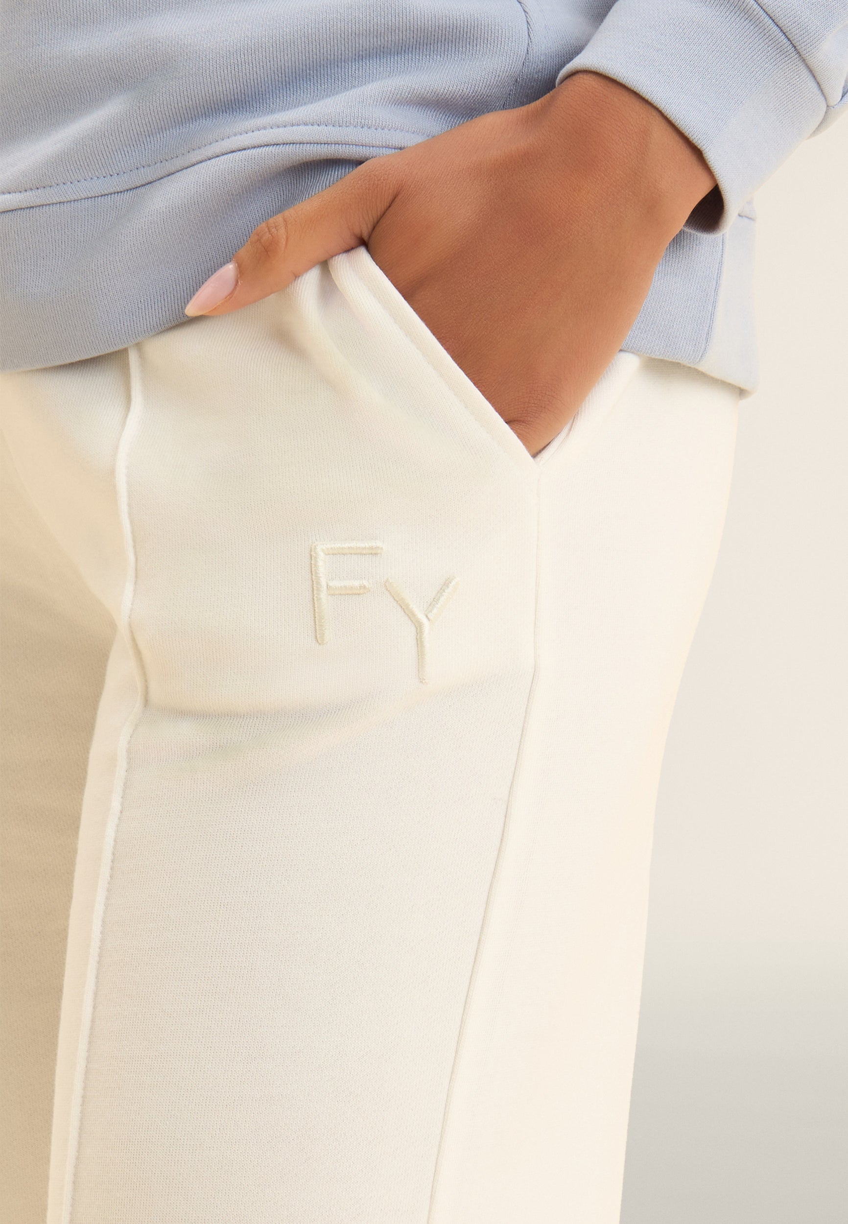 freddy-pantalon-sport-wide-leg-logo-fy-brod-french-terry image 4