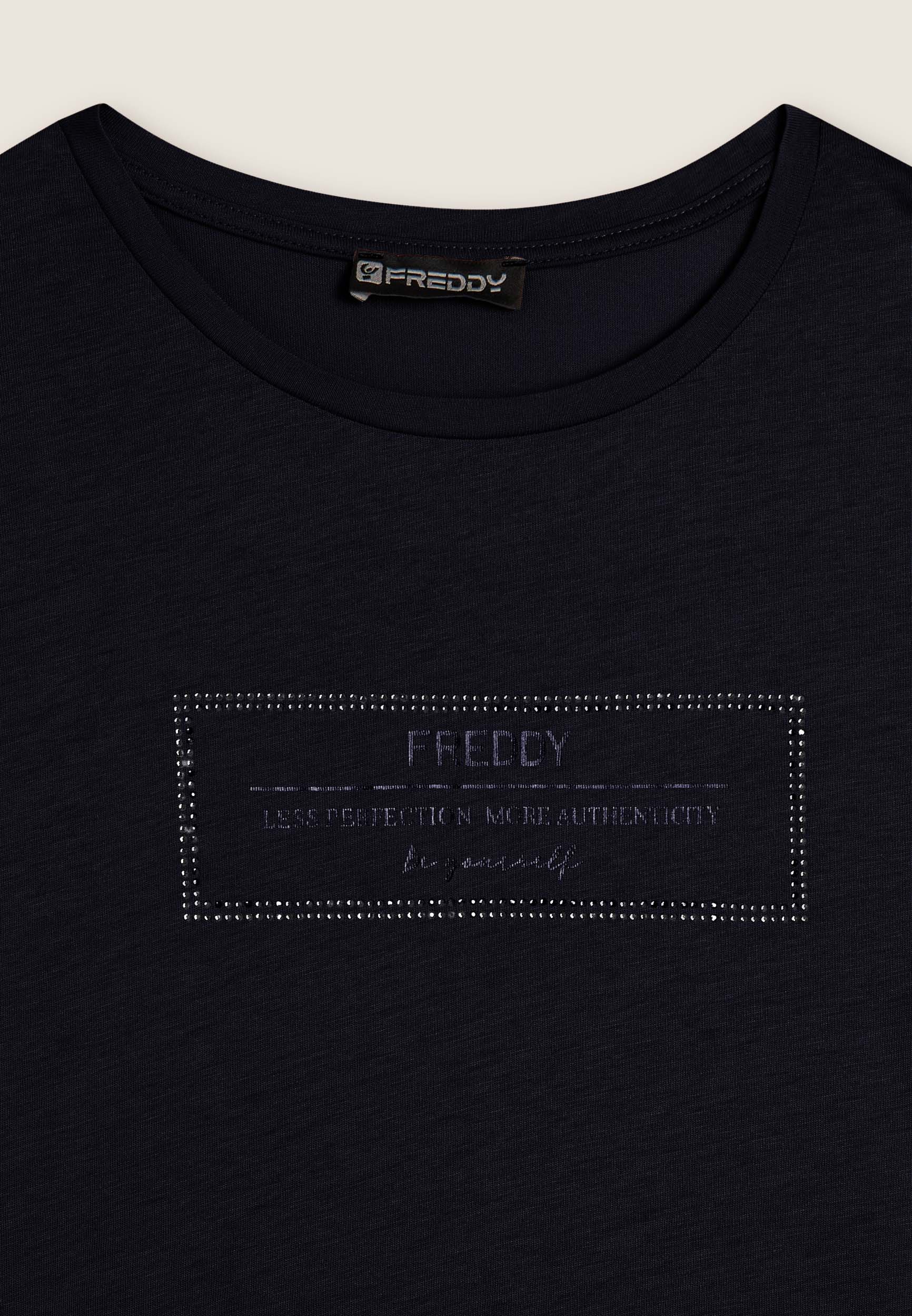 freddy-t-shirt-femme-longue-avec-fentes-et-graphique-brillant image 7