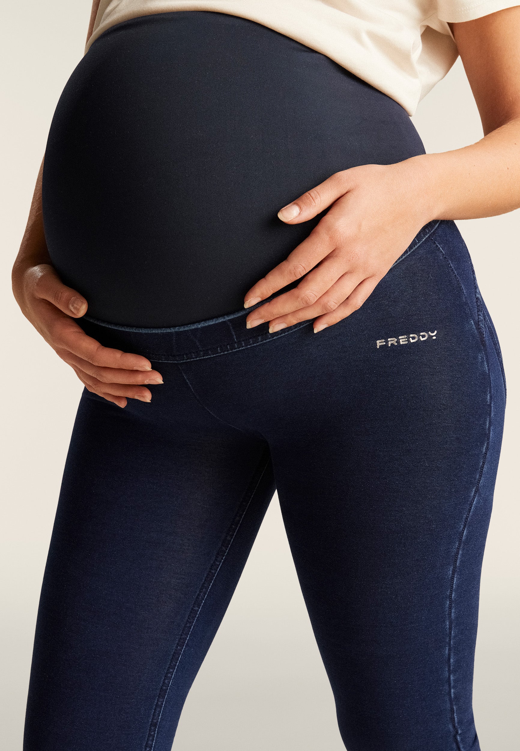 freddy-jeggings-wr-up-core-maternity-in-jersey-denim image 4