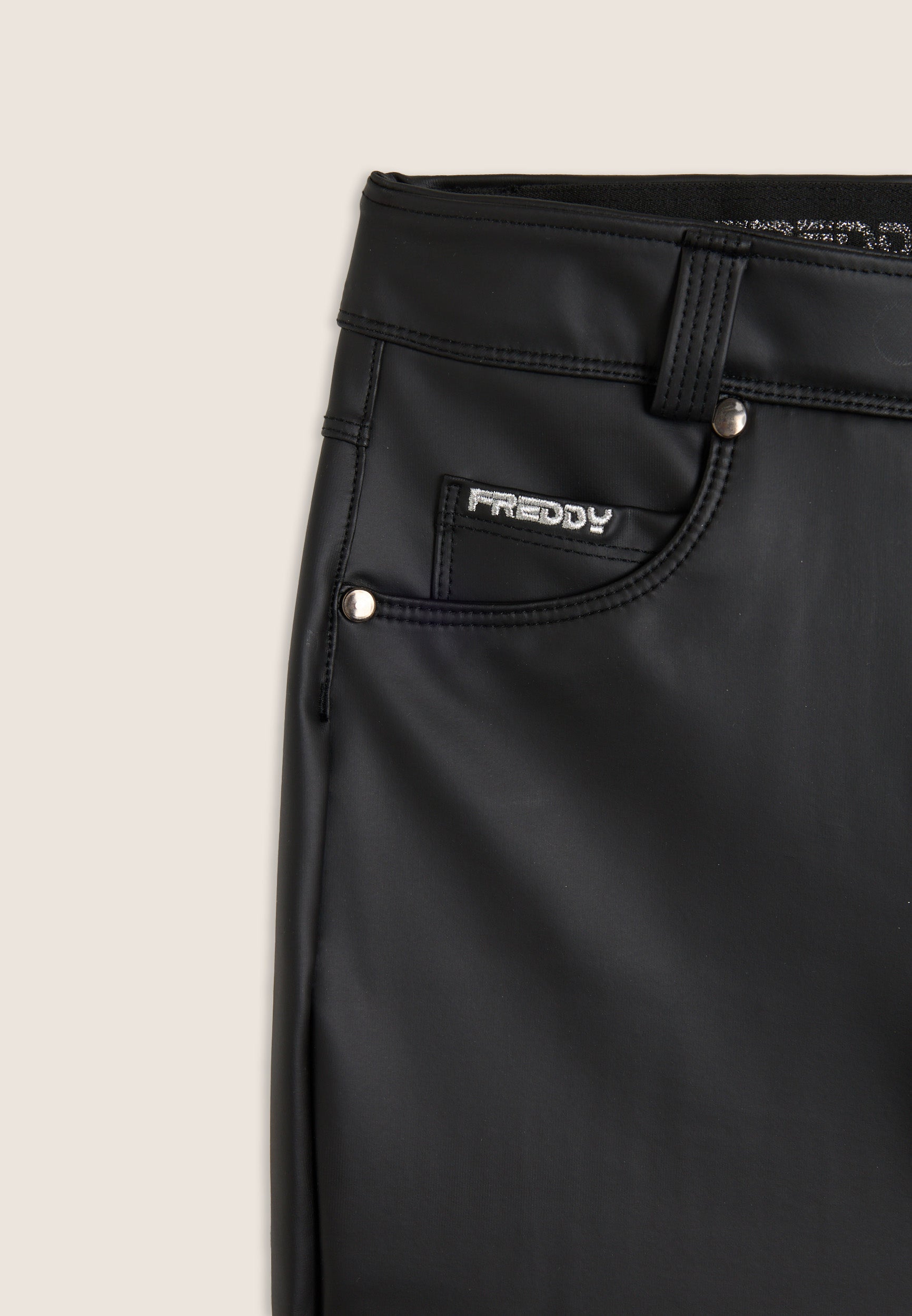 freddy-pantalon-femme-skinny-similicuir-logo-brod image 3