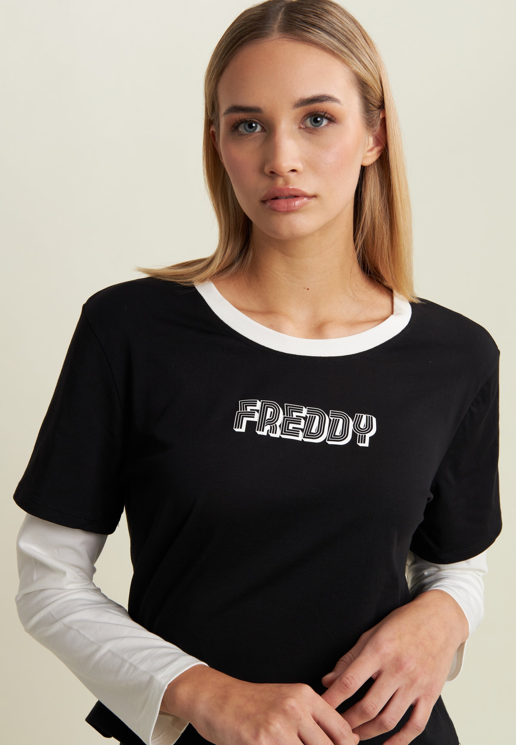 freddy-t-shirt-femme-cropped-2-en-1-bicolore-manches-doubles image 4