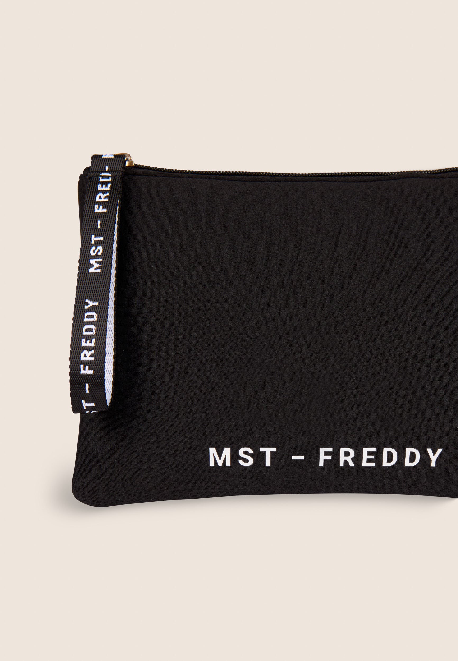 freddy-pochette-n-opr-ne-zip-logo-mst-23-5x17cm image 5