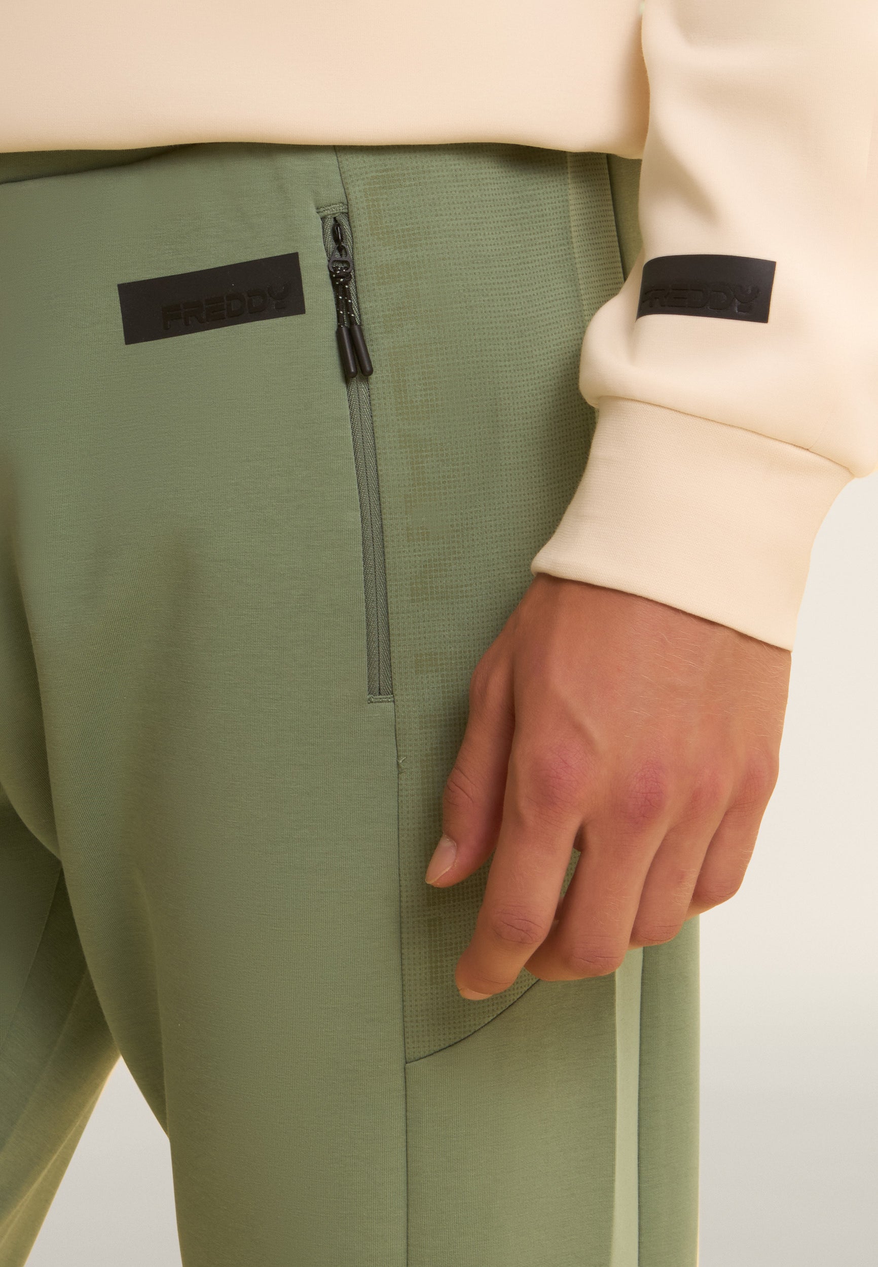 freddy-pantalon-interlock-regular-coulisse-fond-poignet-urban-tech image 4
