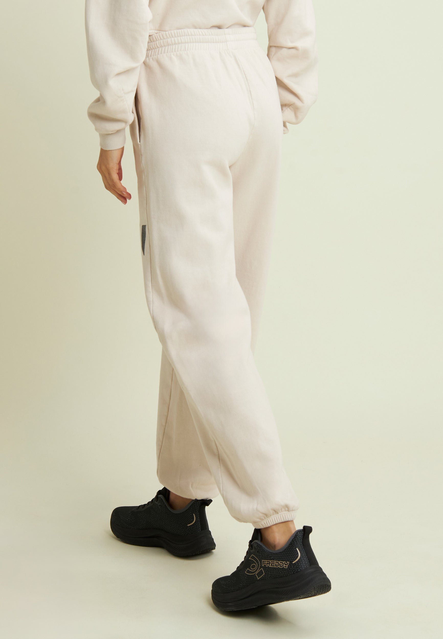 freddy-pantalon-jogger-flow-relaxed-fond-resserr-imprim image 3