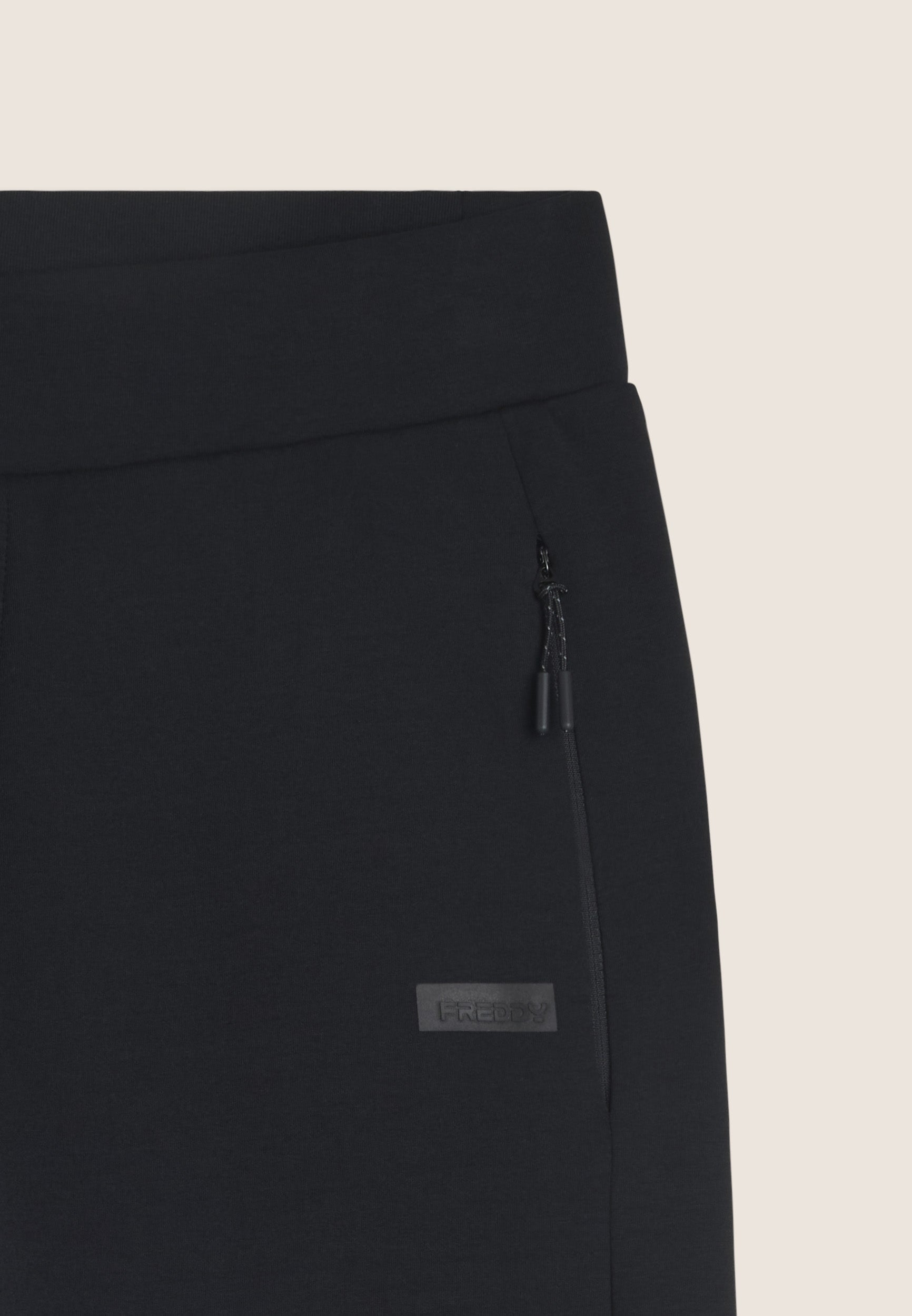 freddy-pantalon-slim-cropped-urban-tech-soft-touch image 6