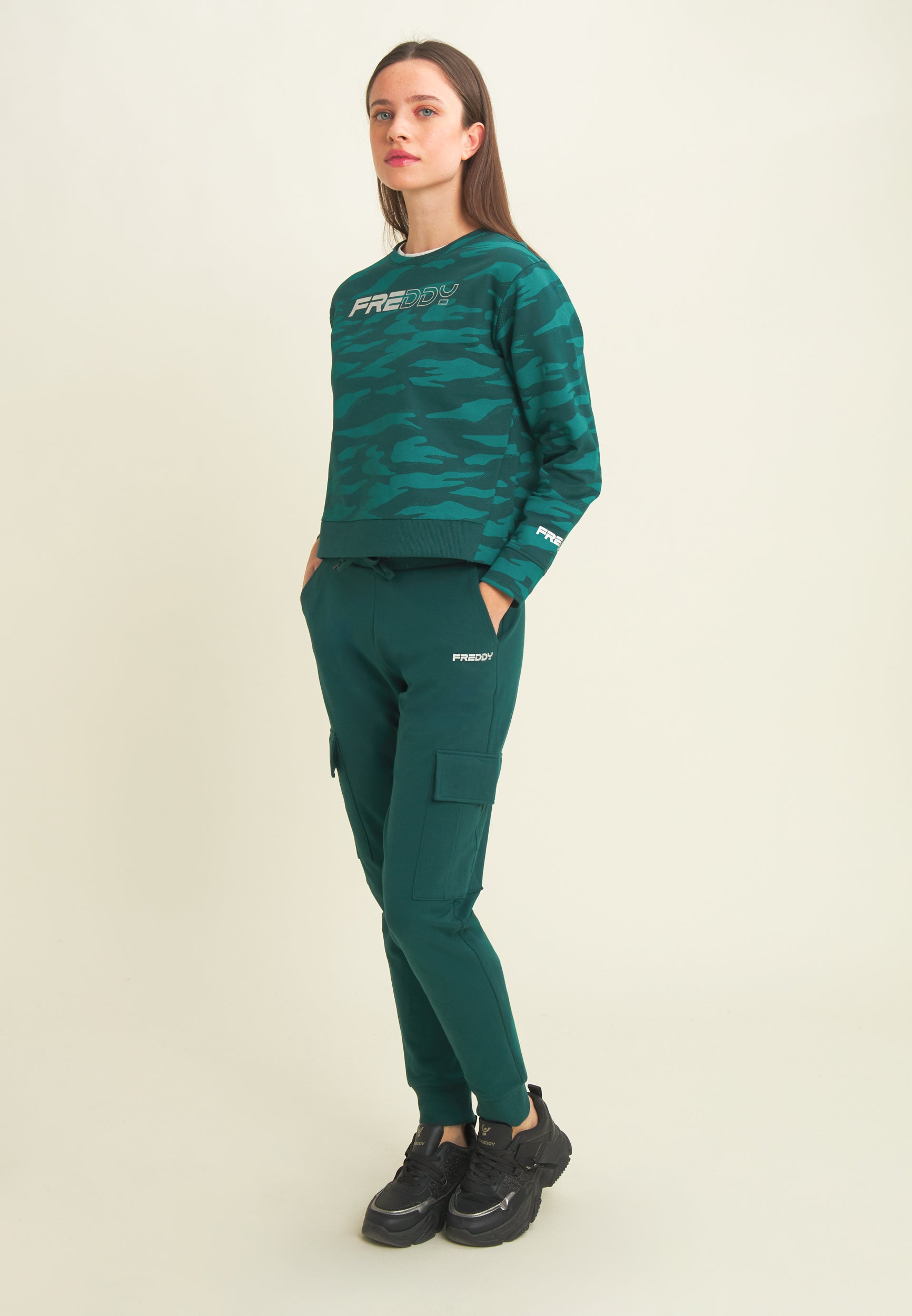 freddy-pantalon-cargo-sport-femme-felpa-garzata-poches-lat-rales image 2