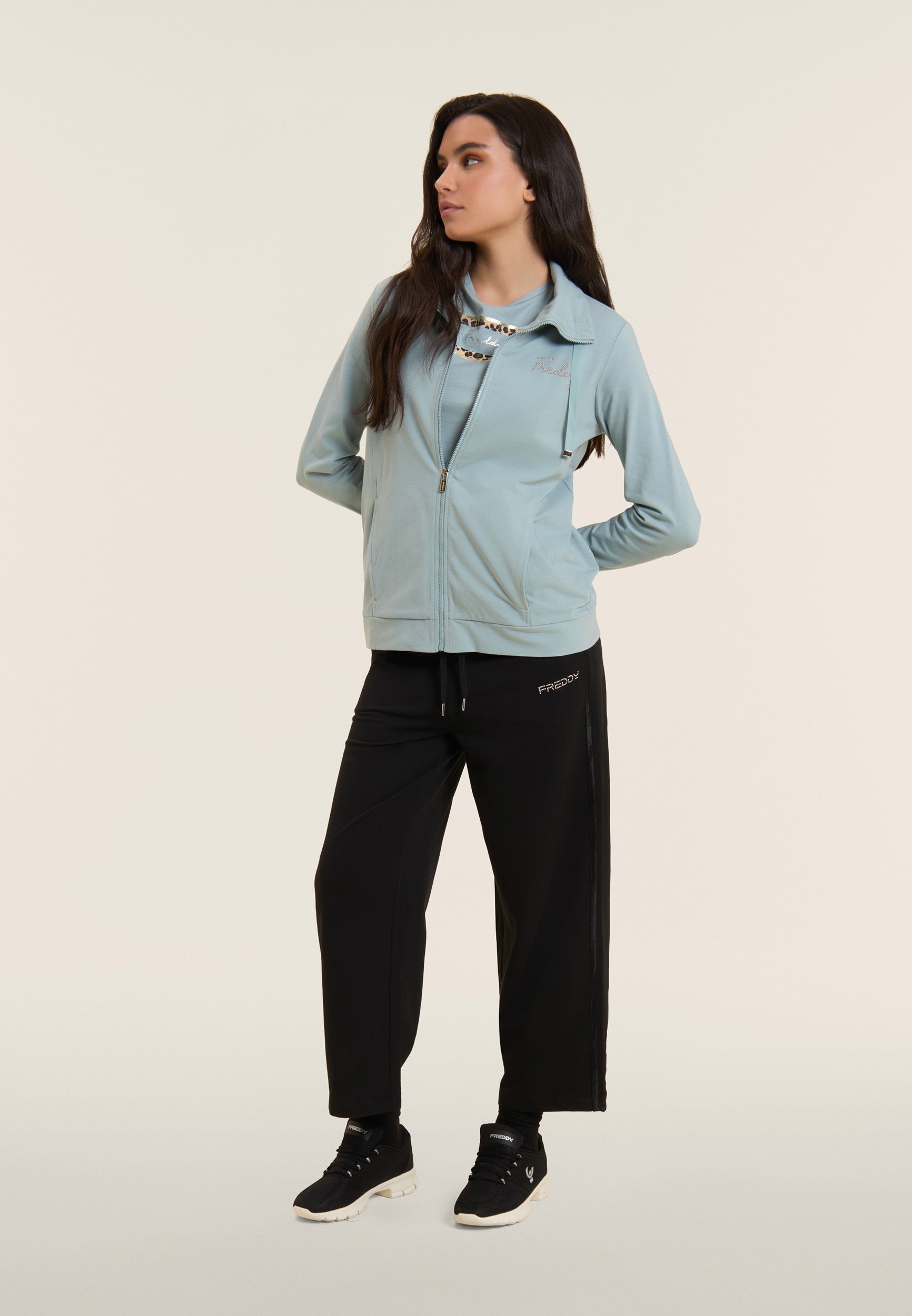 freddy-pantalon-sport-cropped-comfort-wide-leg-femme image 2