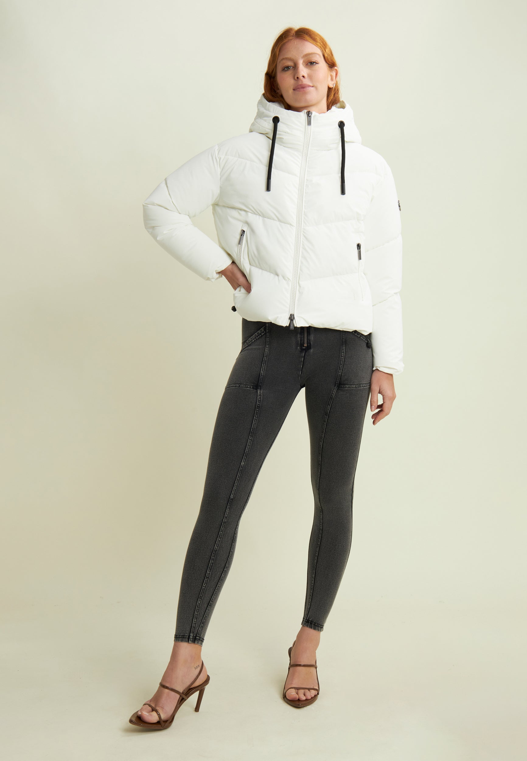 freddy-piumino-cropped-femme-col-haut-capuche-faux-duvet image 2