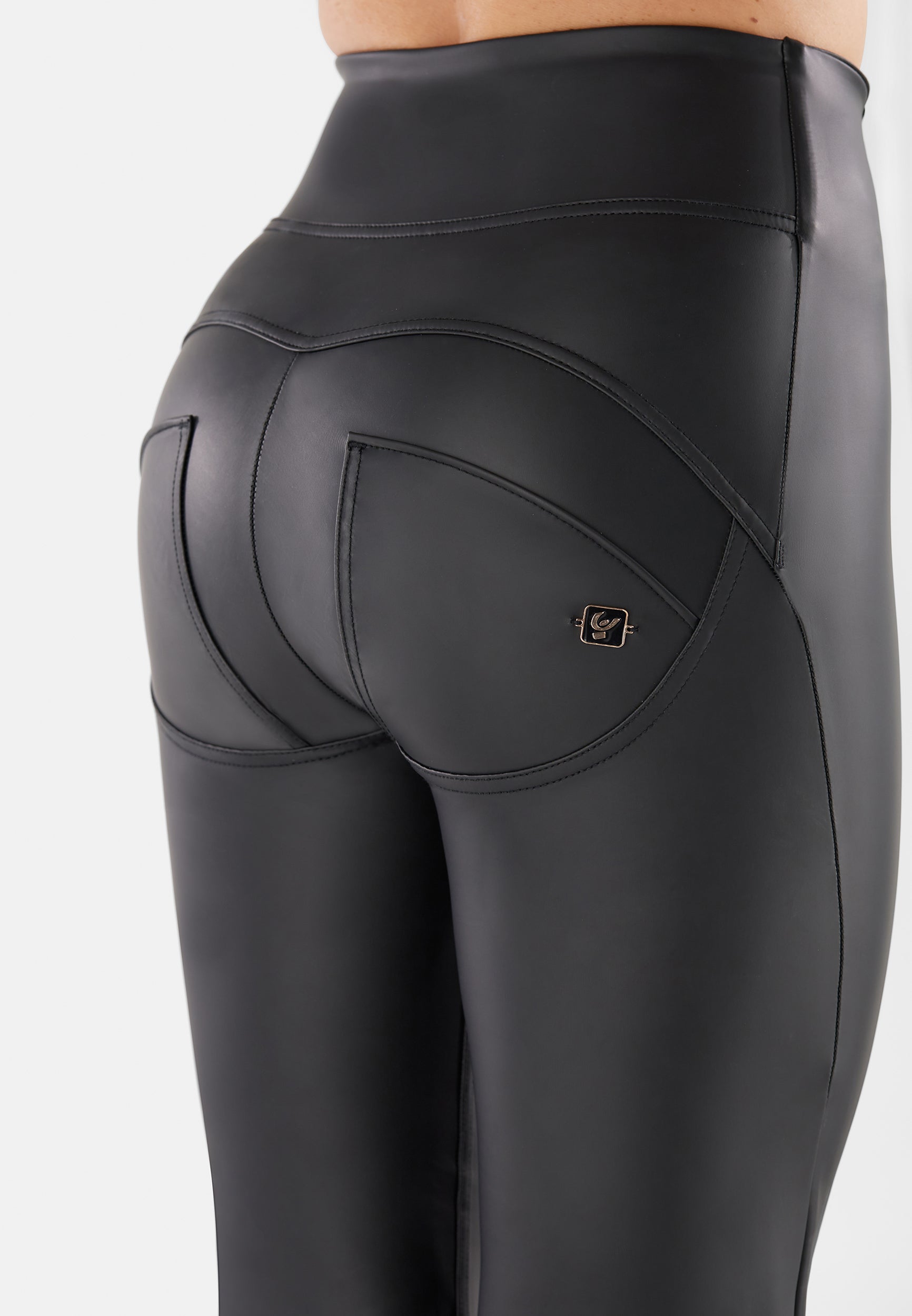 freddy-wr-up-pantalon-similpelle-taille-haute-fond-super-flare image 5