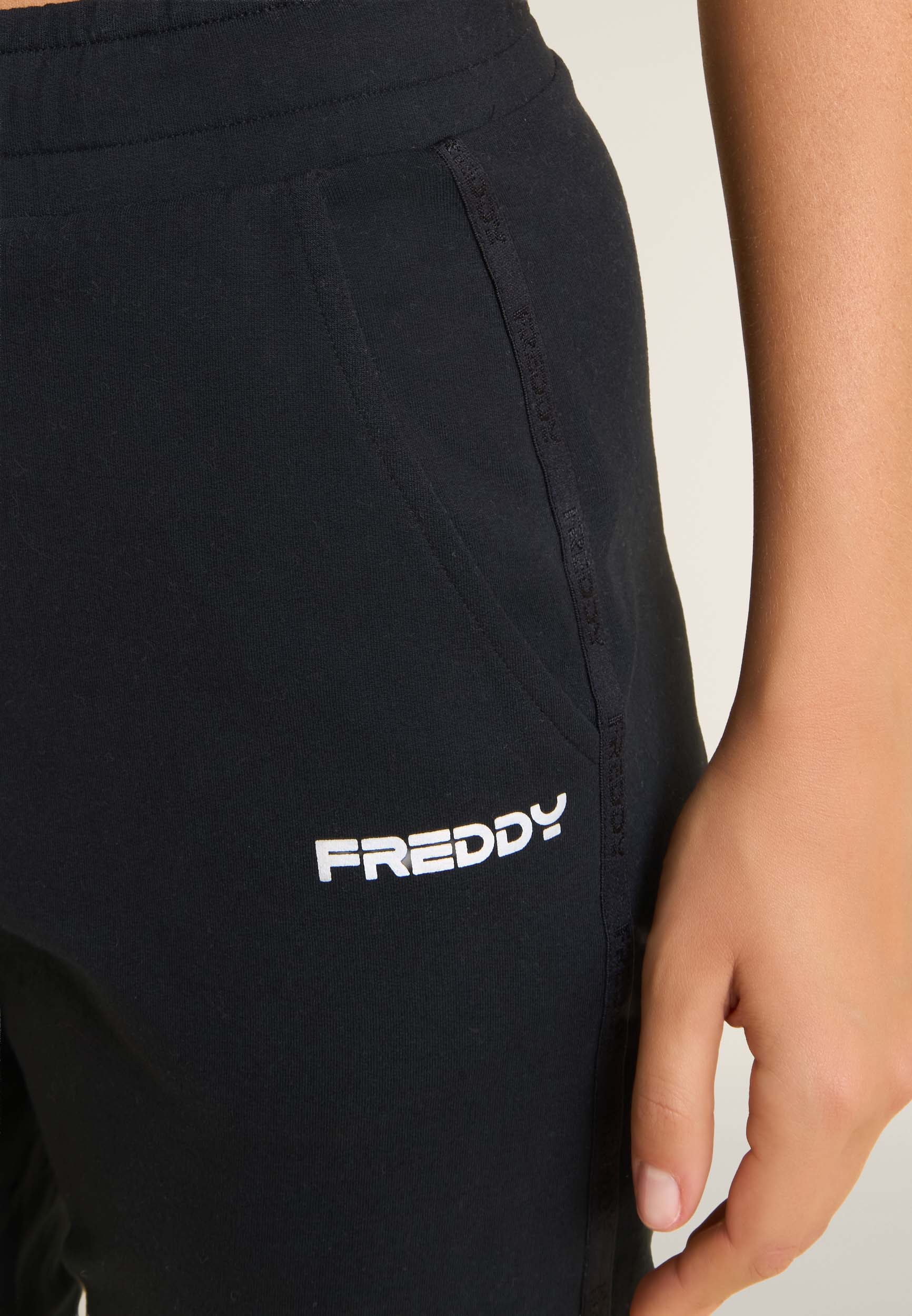 freddy-wr-up-pantalon-comfort-jambe-droite-avec-bande-lat-rale-logo-mov image 4