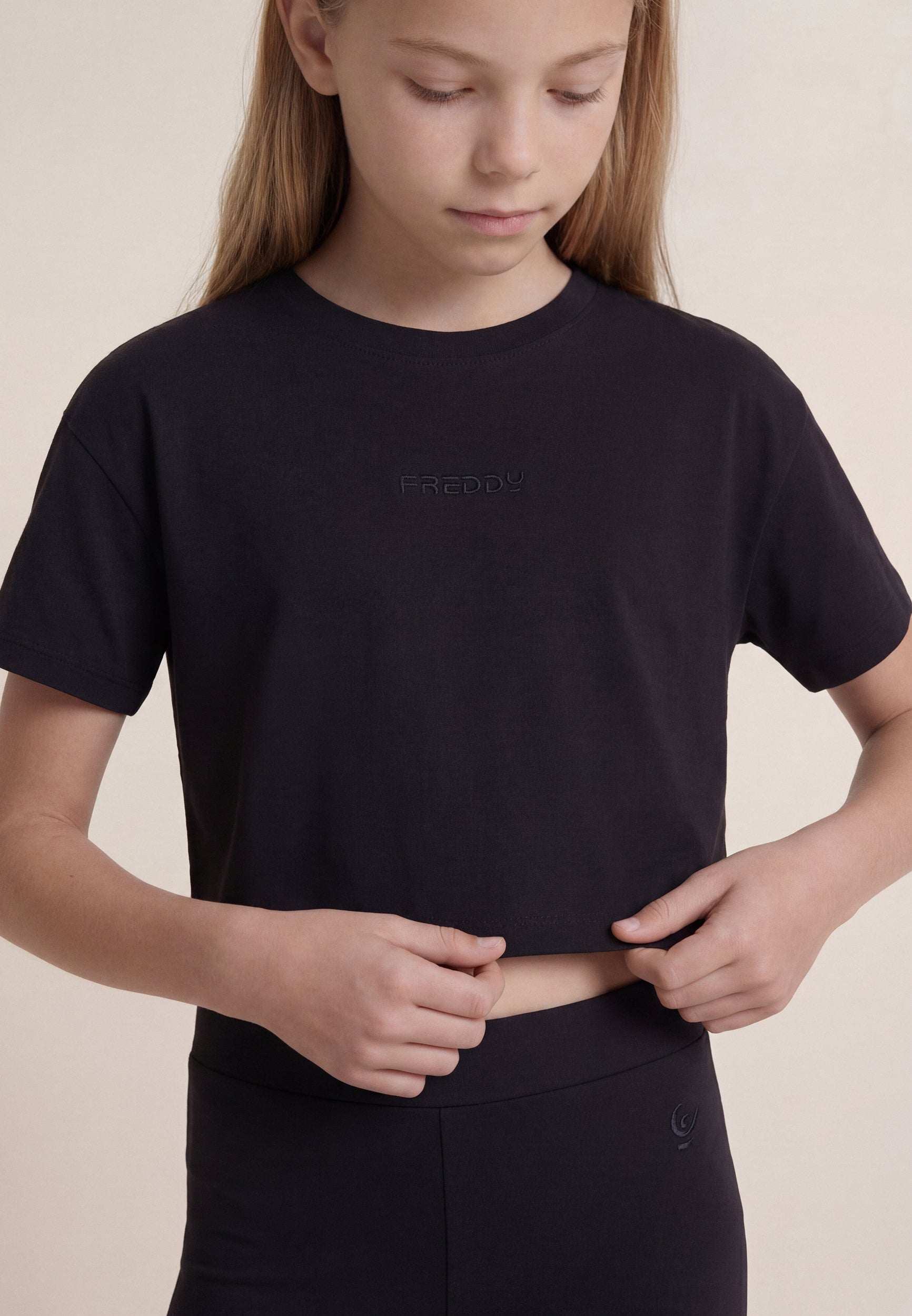 t-shirt-cropped-fille-freddy-logo-brod-manches-courtes image 4