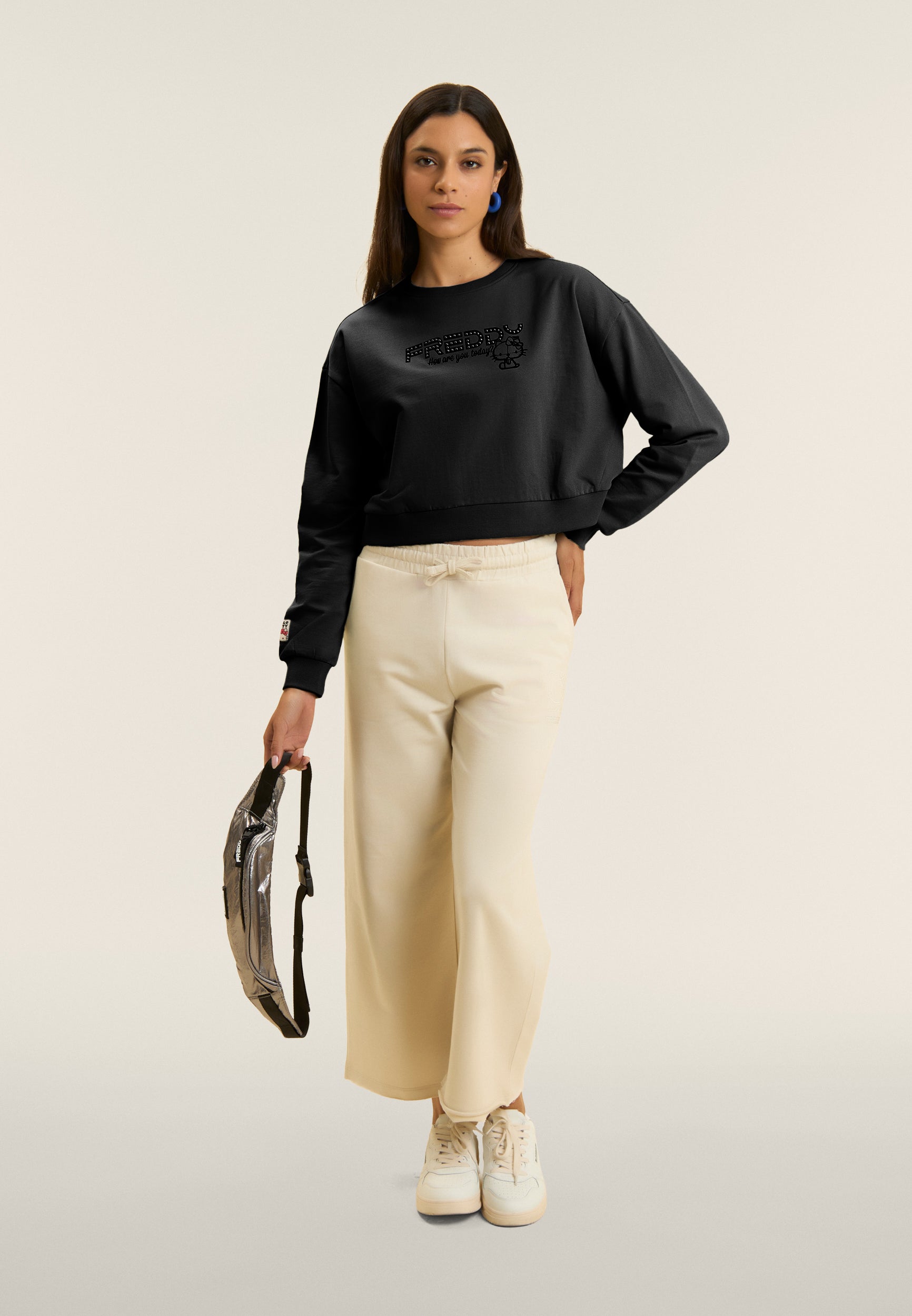 freddy-hello-kitty-sweat-cropped-col-rond-logo-clout image 2
