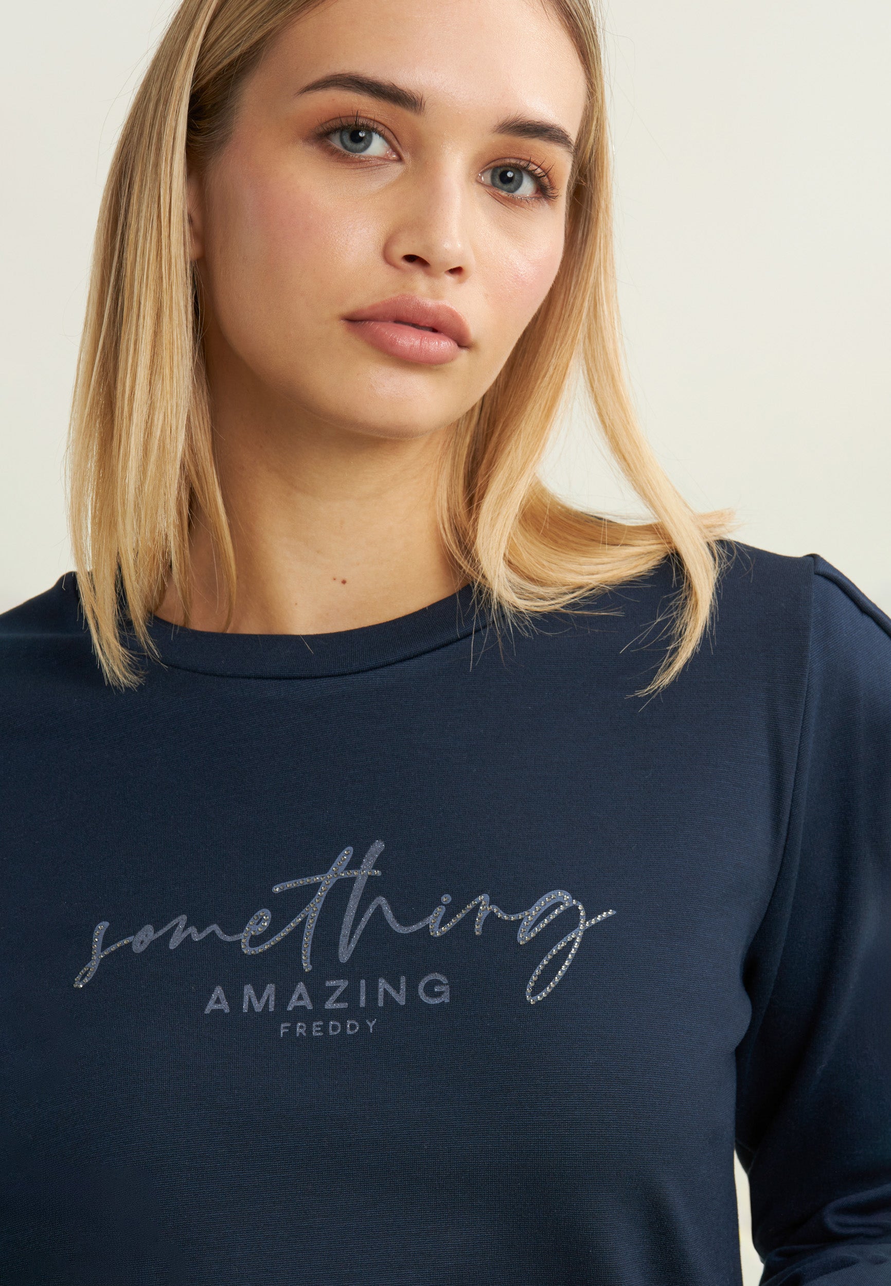 freddy-sweat-col-rond-viscose-strass-something-amazing image 3