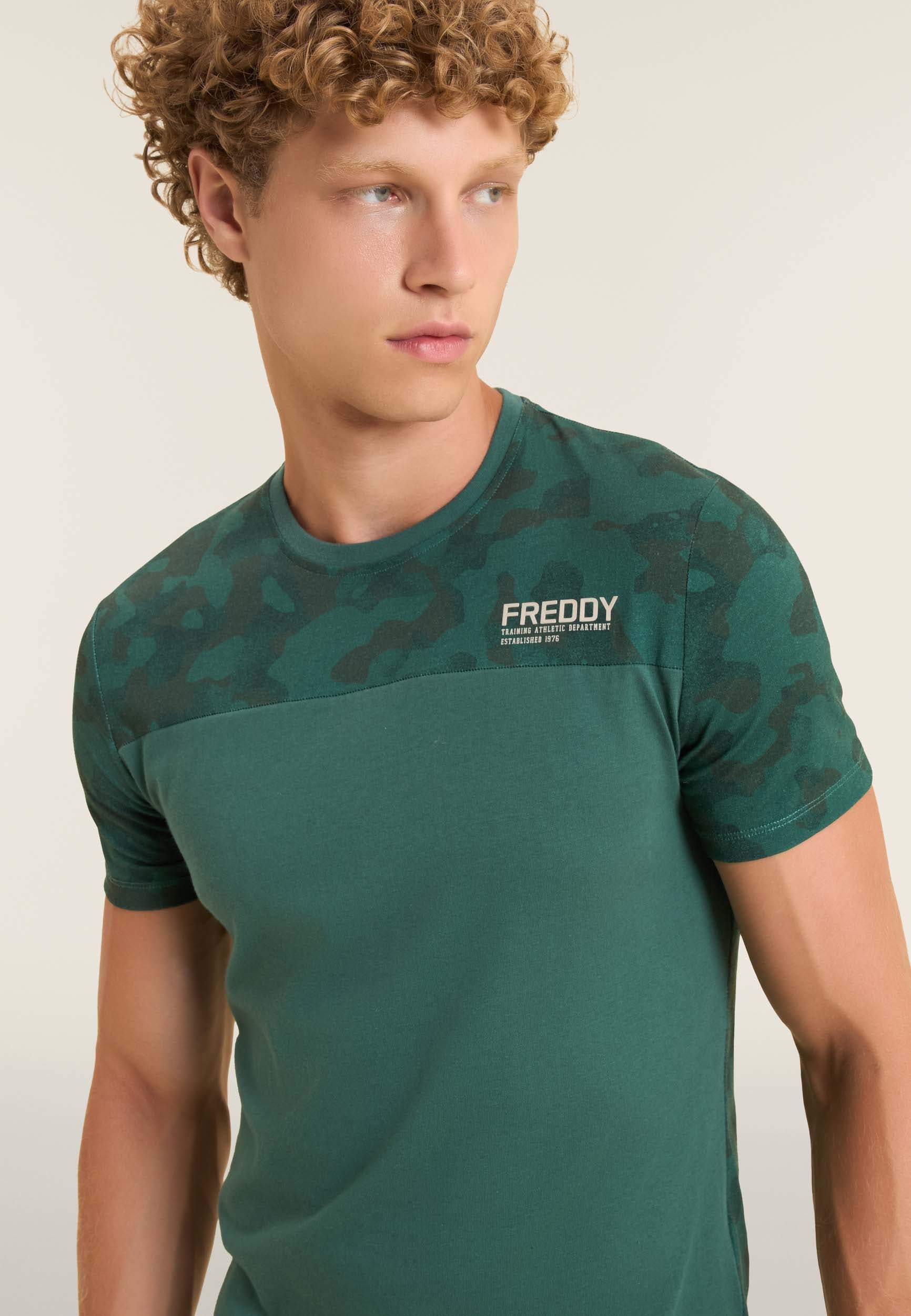 freddy-t-shirt-camouflage-c-ur-logo-fond-uni-coton image 4