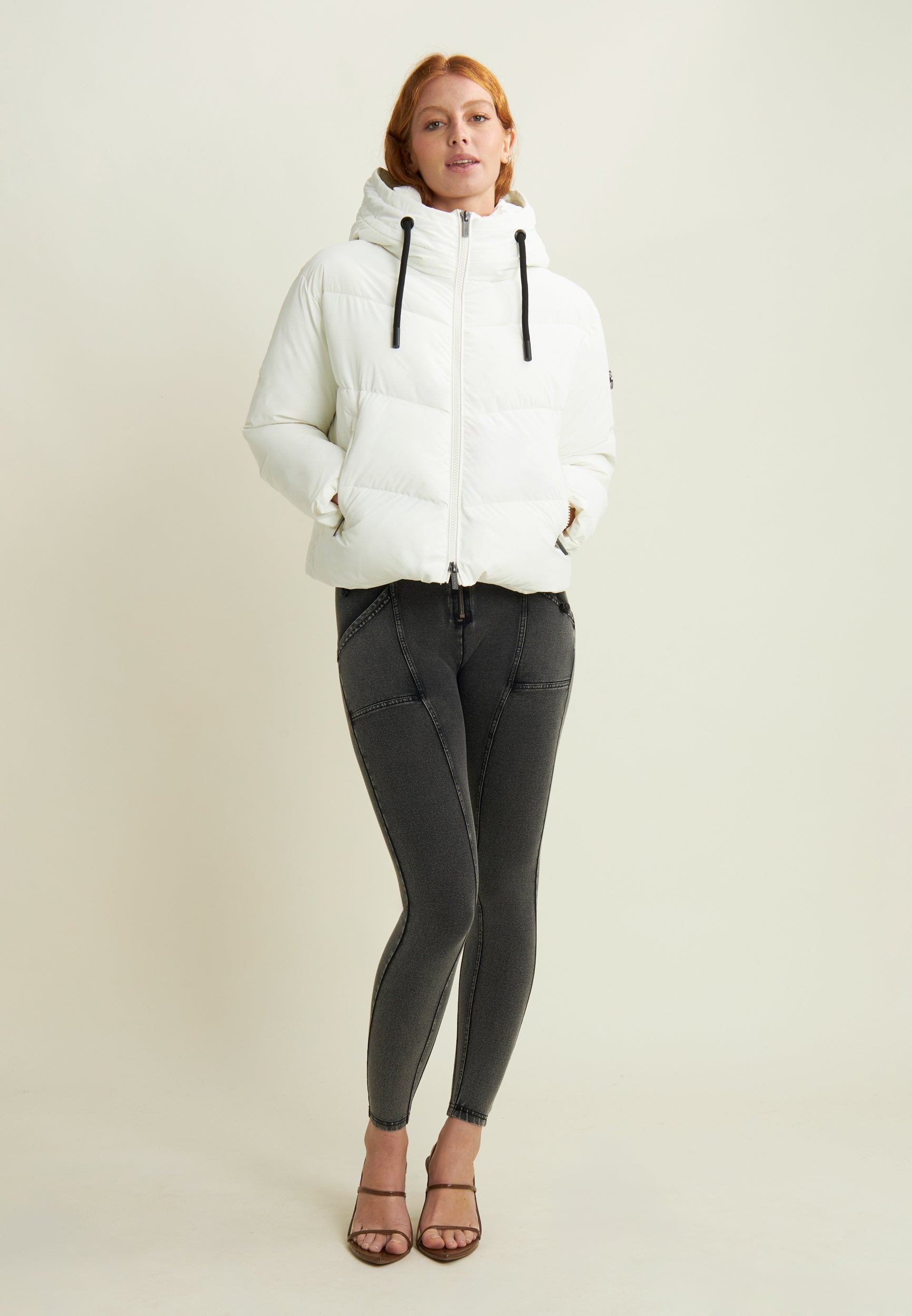 freddy-piumino-cropped-femme-col-haut-capuche-faux-duvet image 5