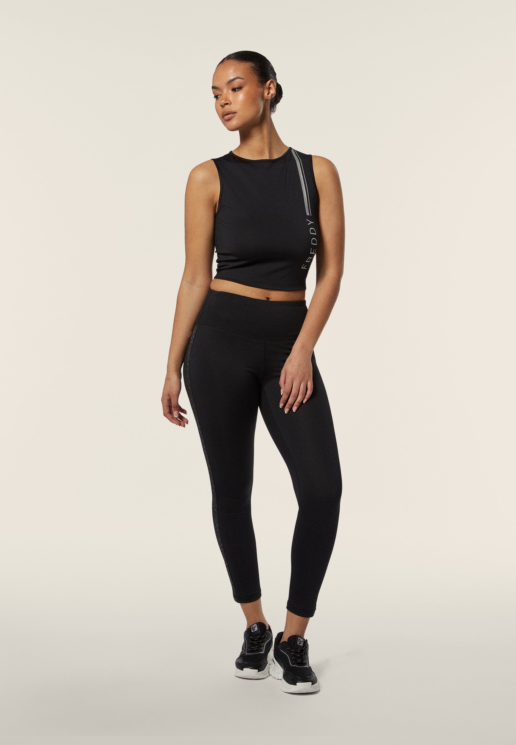 freddy-top-sport-femme-cropped-technique-logo-m-tal image 2
