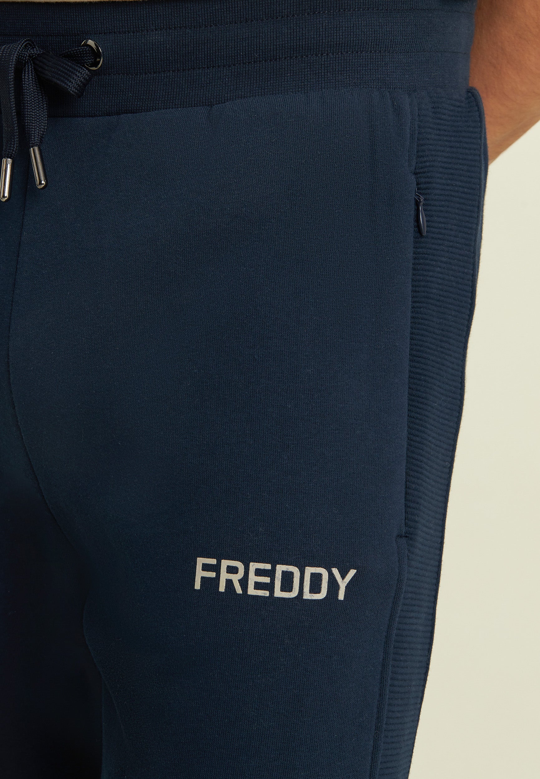 freddy-pantaloni-uomo-felpa-inserti-rigati-regular image 4