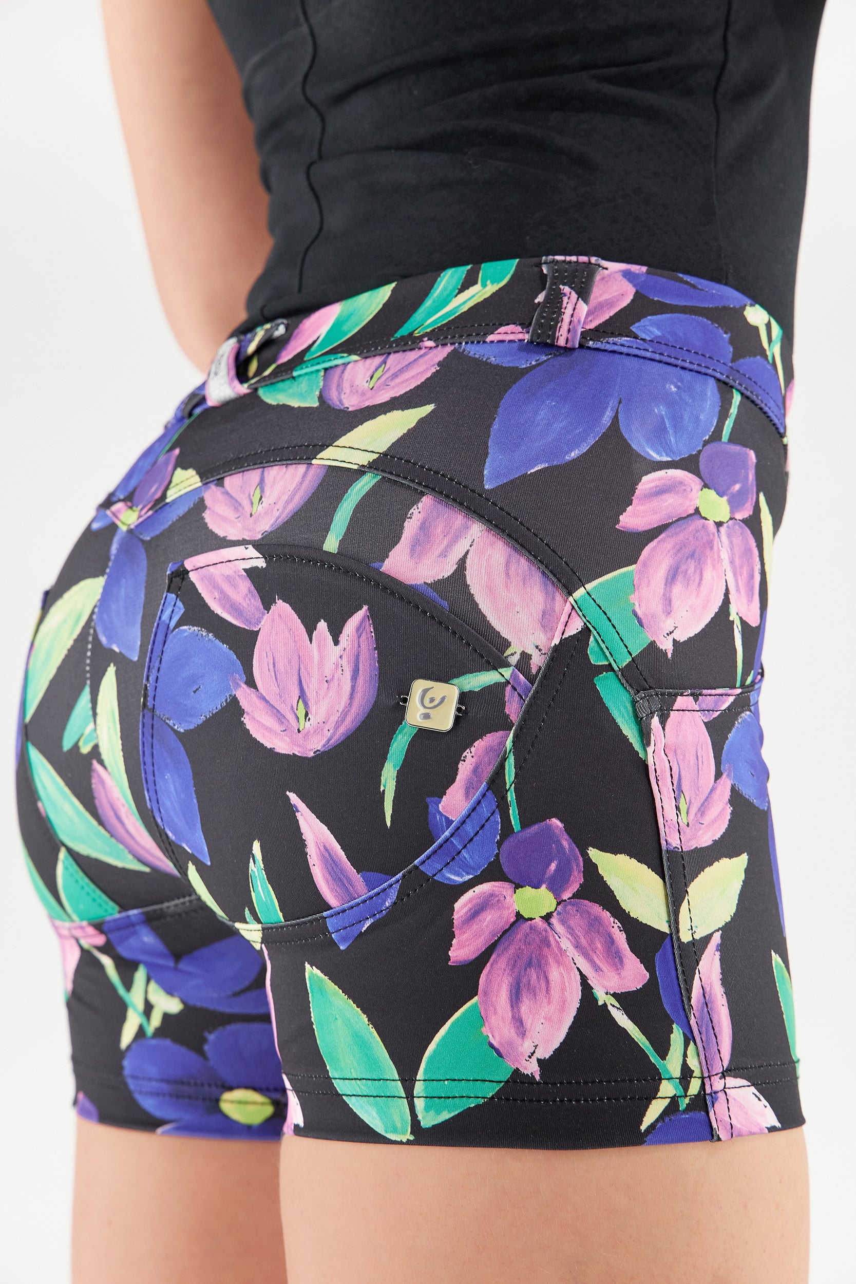 freddy-short-push-up-wr-up-floral-short-technique-taille-regular-noir-fleuri image 3