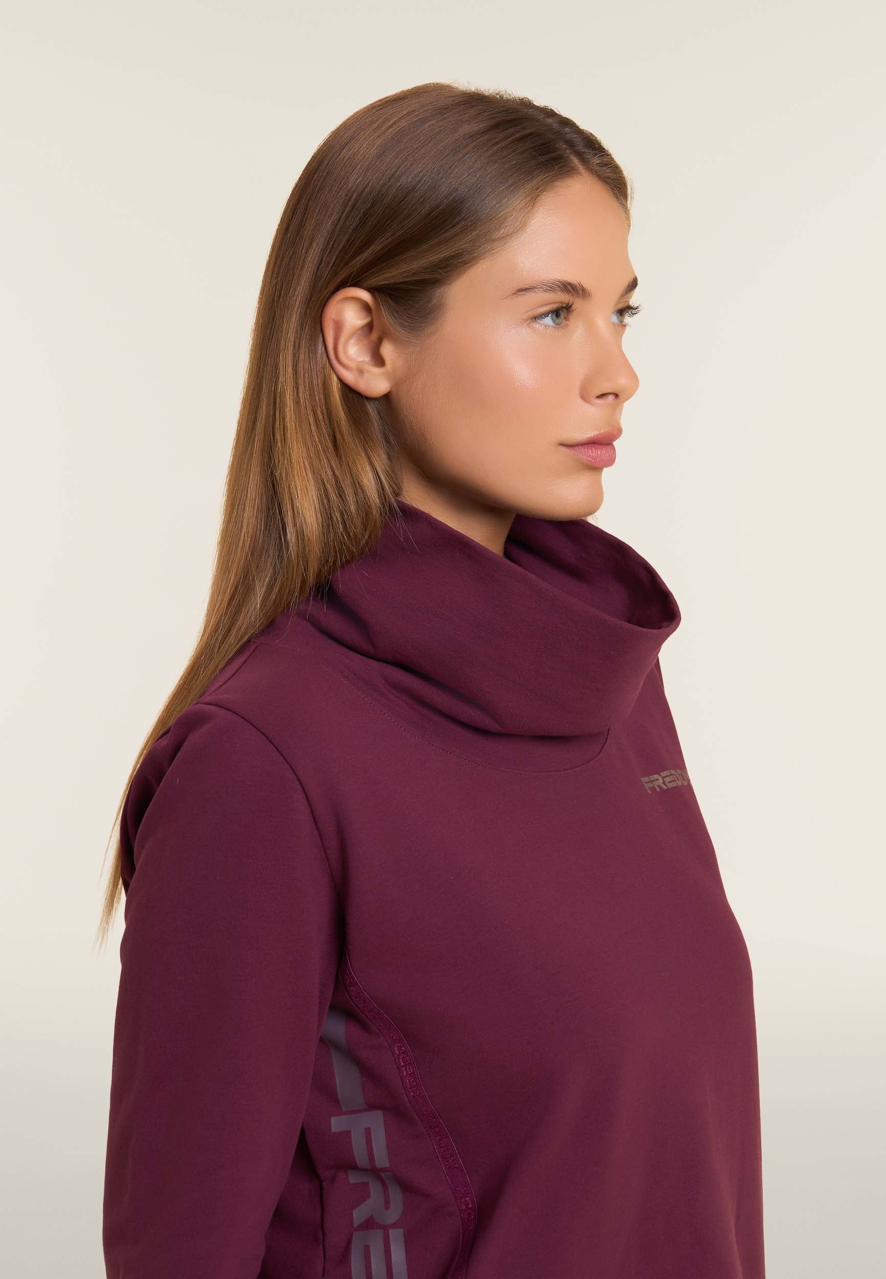 freddy-sweat-femme-graphique-coutures-obliques-col-haut image 3