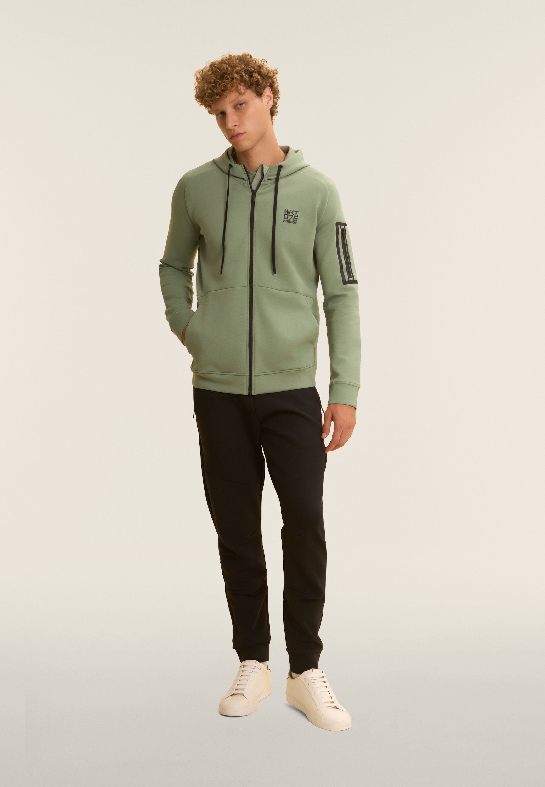 freddy-wkt-076-veste-zipp-e-capuche-technique image 2