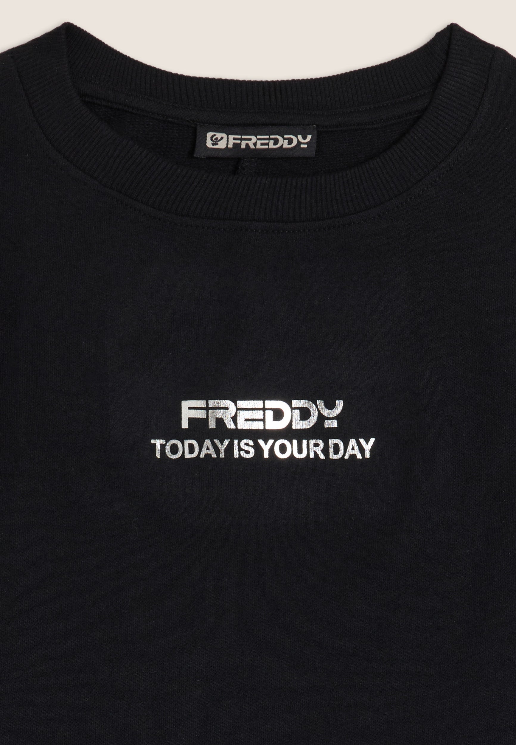 freddy-sweat-cropped-french-terry-cut-out-dos-regular-fit image 3