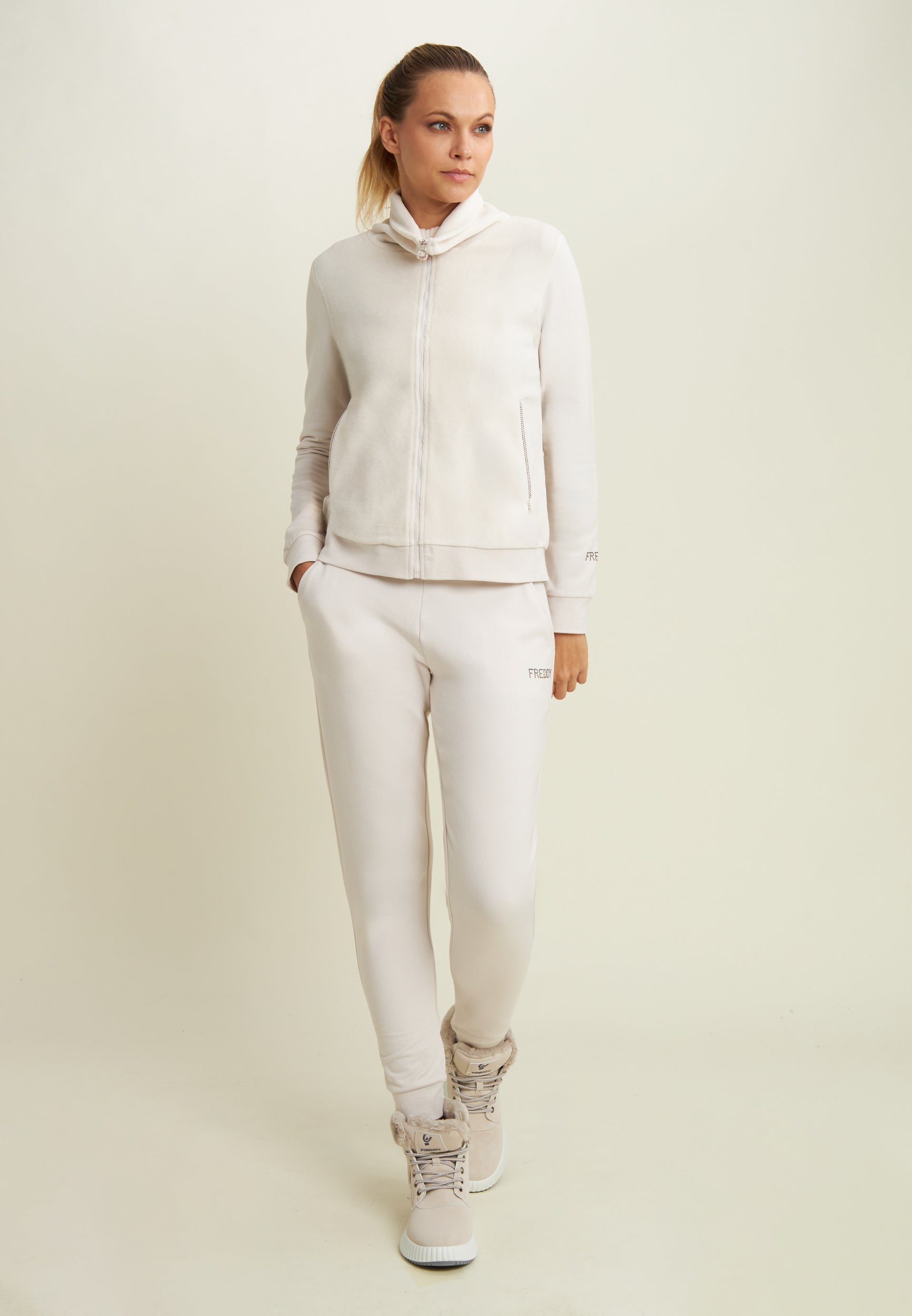 freddy-sweat-femme-col-montant-velours-zip-logo-strass image 2