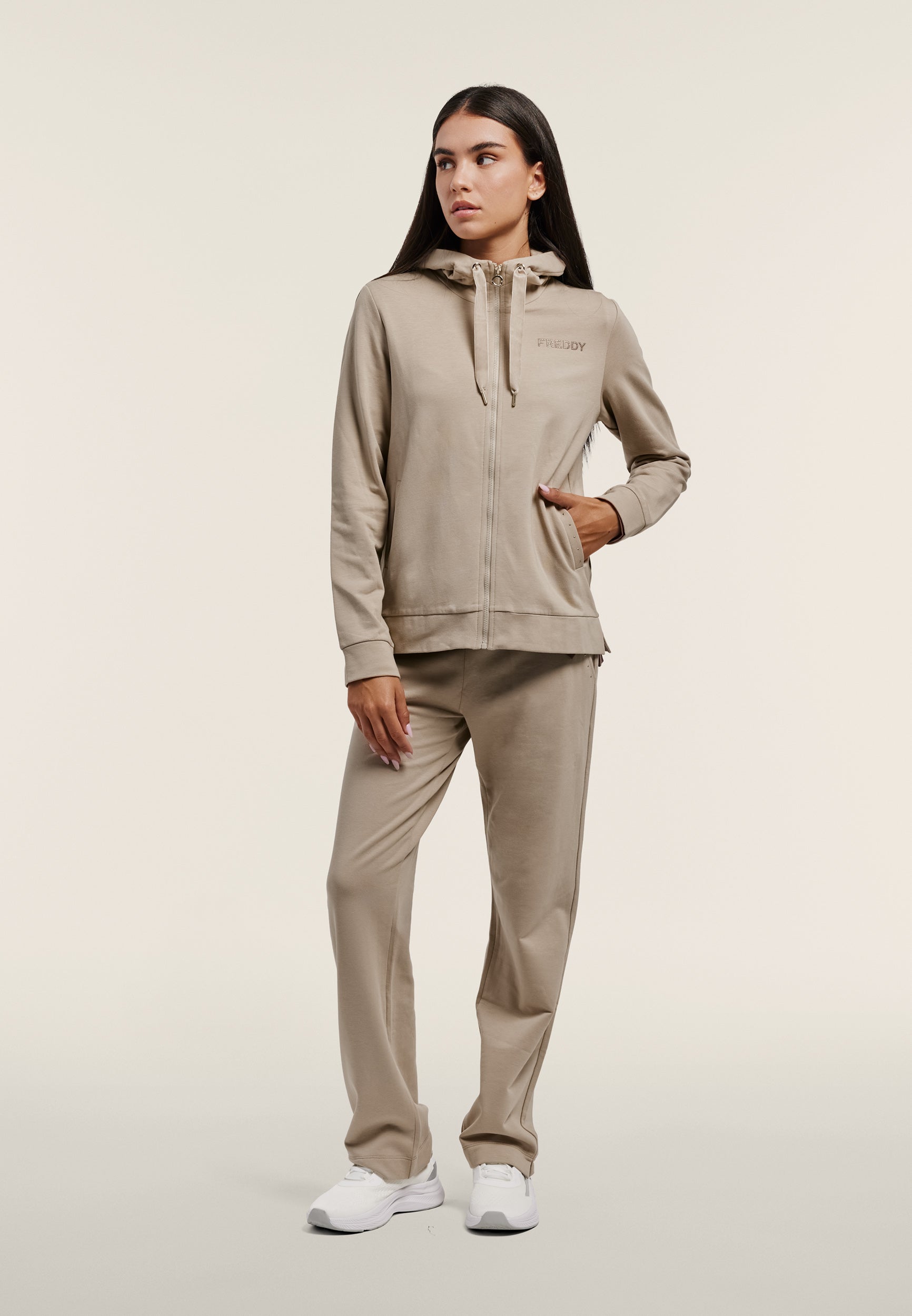 freddy-sweat-capuche-femme-fond-asym-trique-maxi-logo-dor image 2