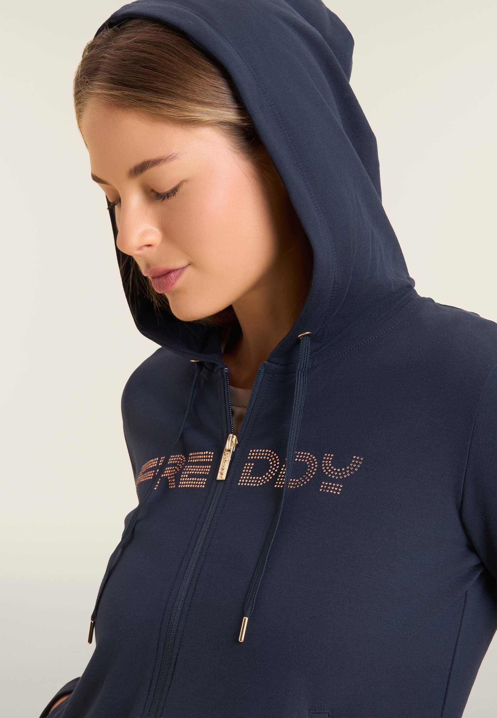freddy-sweat-femme-zip-capuche-bande-logot-e-strass image 4