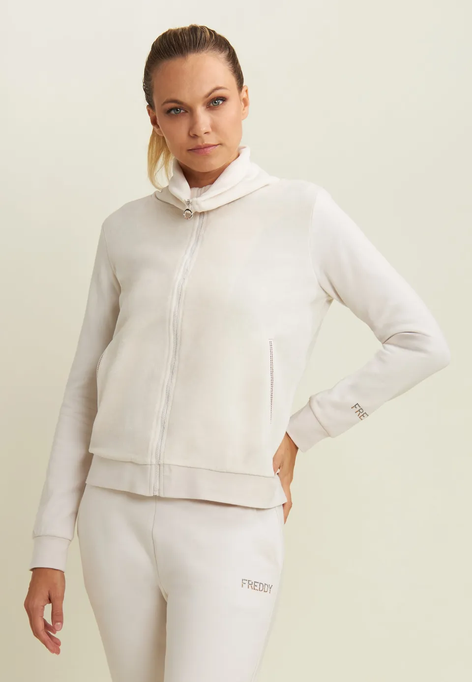 freddy-sweat-femme-col-montant-velours-zip-logo-strass image 1